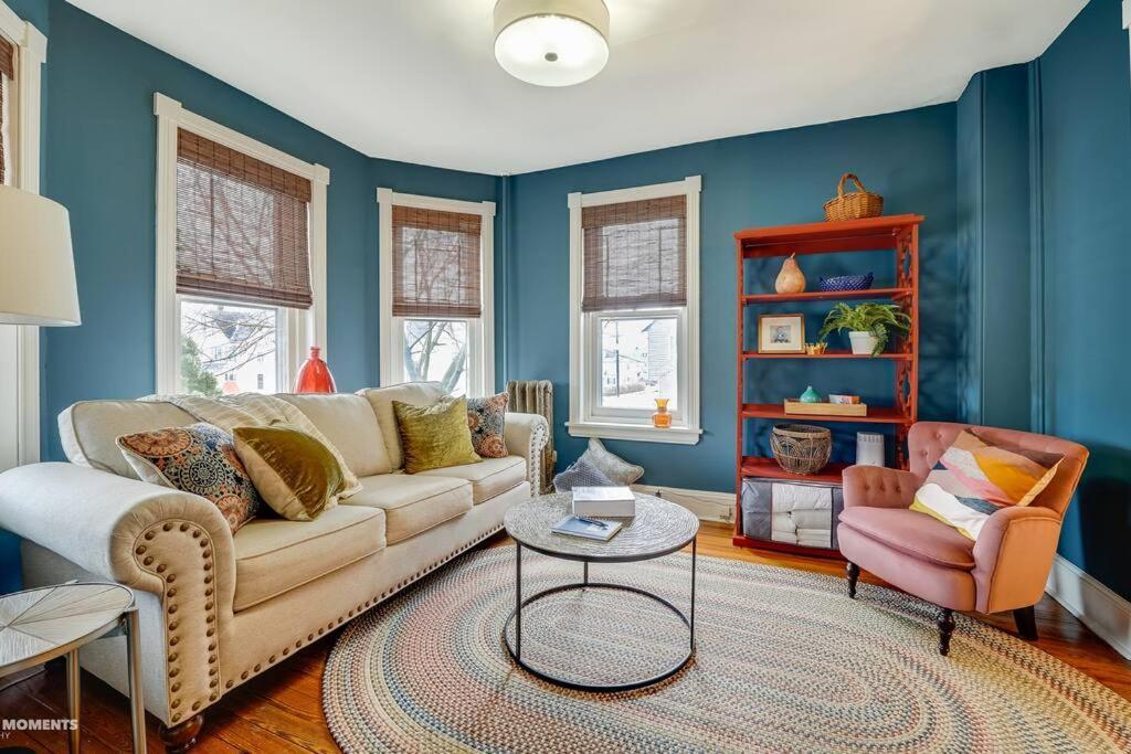 Quaint Brick Townhome In Historic * Kennett Square